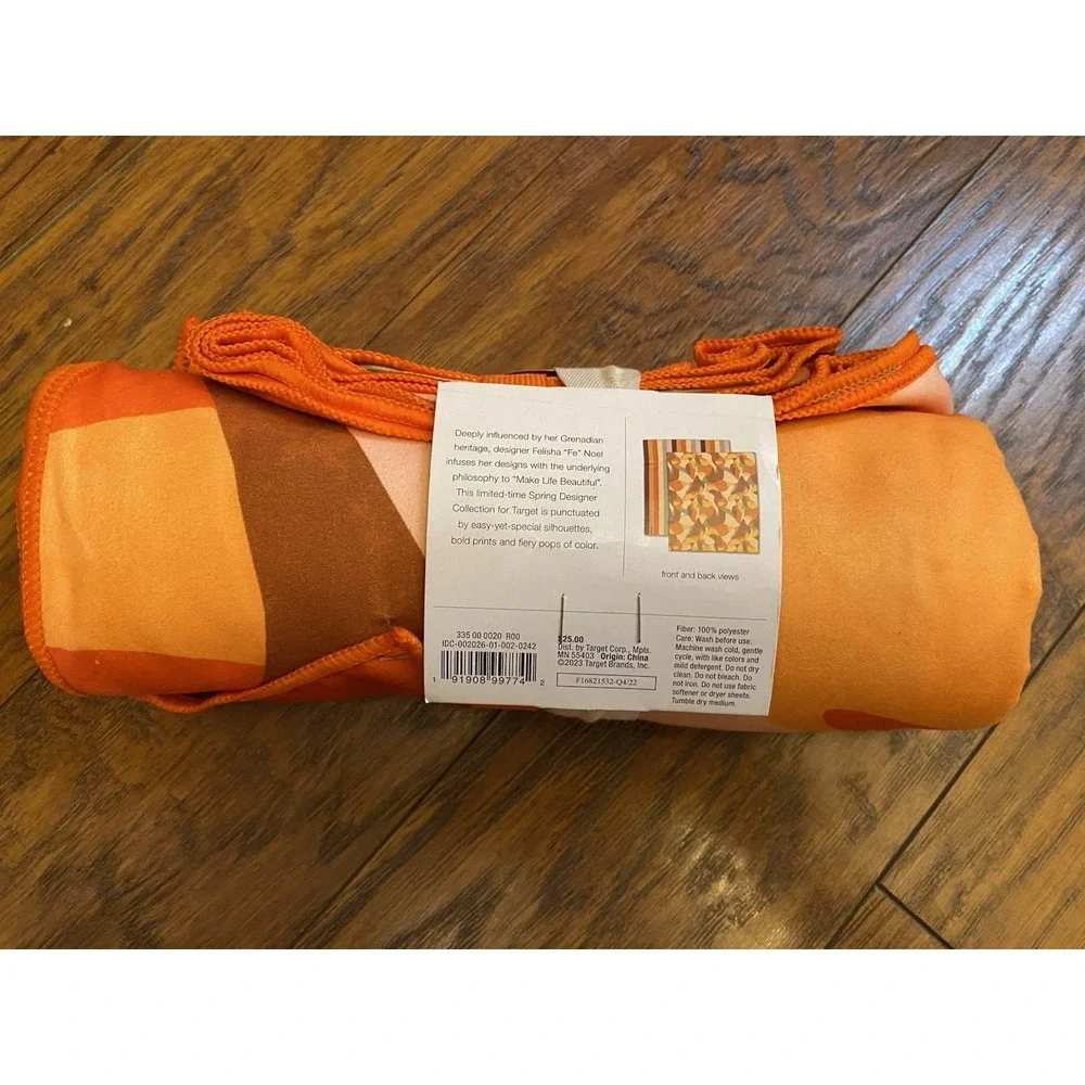 Fe Noel X Target Oversized Beach Towel Orange Geo Reversible Quick Dry New